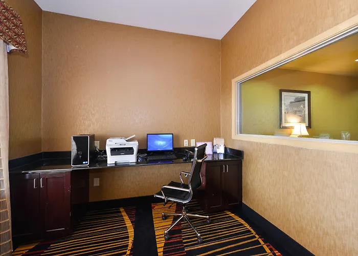 Comfort Worth Hotel 4*