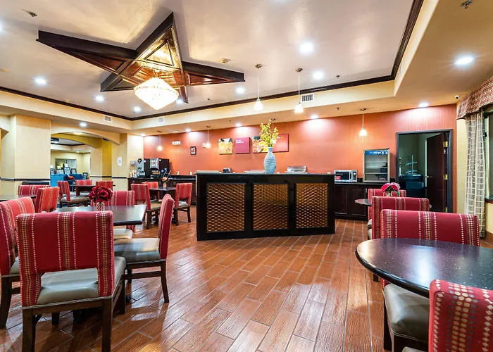 Comfort Worth Hotel