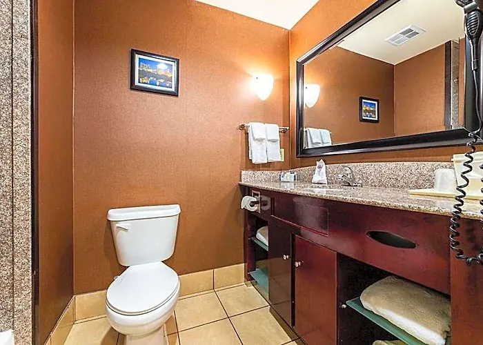 Comfort Worth Hotel
